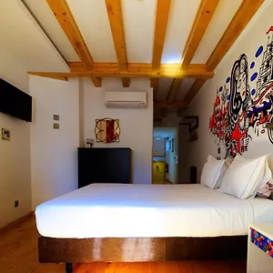 hostel-petit-lusa.hotels-lisbon-portugal.com/
